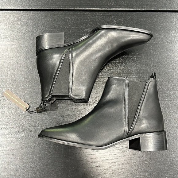 Fabianelli Chelsea Pointy Toe Black Leather Bootie - 8 - Picture 4 of 8